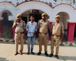 Read more about the article Dildarnagar police arrested Firoz Khan with a pistol and cartridges:दिलदारनगर पुलिस ने एक पिस्टल व कारतूस के साथ फिरोज खान को किया गया गिरफ्तार