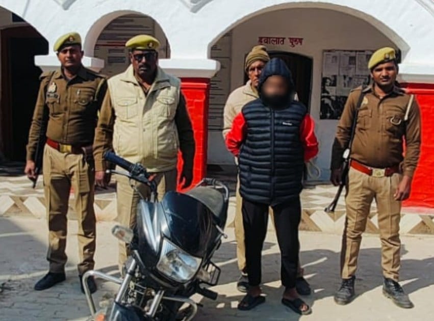 Read more about the article भक्सी नहर पुलिया से चोरी की बाइक के साथ युवक गिरफ्तार।