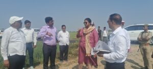 Read more about the article रामतल्ला-समतल्ला संपर्क मार्ग निर्माण कार्य का जिलाधिकारी ने किया निरीक्षण