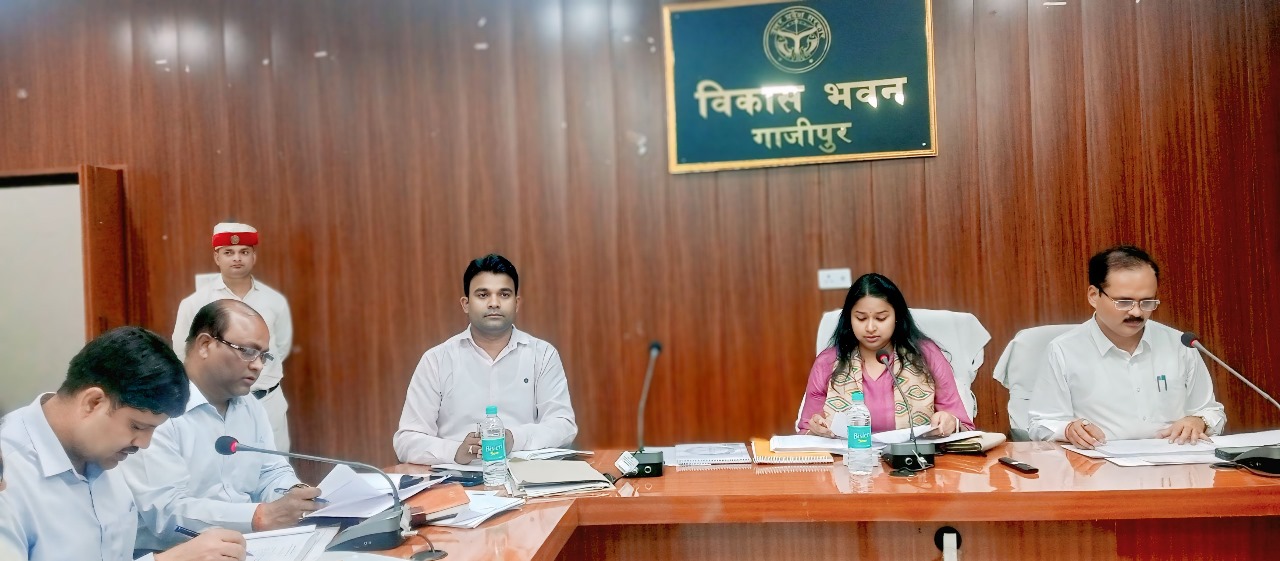You are currently viewing विकास कार्य समीक्षा बैठक में जिलाधिकारी ने दिया निर्देश