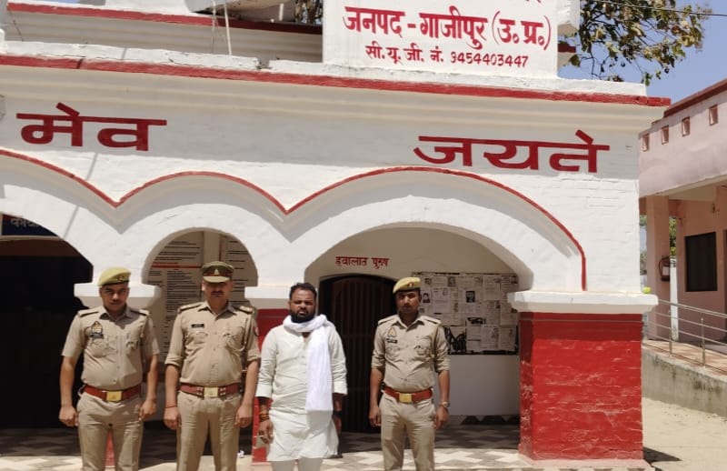 You are currently viewing सरकारी बिजली के तार और ट्रांसफार्मर चोरी में सद्दाम दुबारा गिरफ्तार