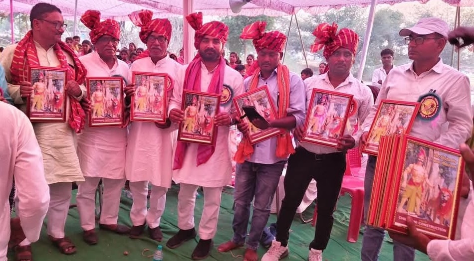 You are currently viewing सोनभद्र में वीर बाबा चौहरमल की 712वीं जयंती धूमधाम से मनाई गईपासवान समाज ने लिया संकल्प – चलेंगे पूर्वजों के आदर्शों पर