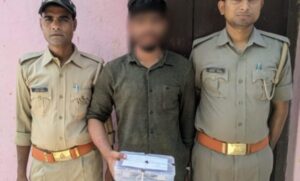 Read more about the article खानपुर पुलिस को बड़ी सफलता, देशी तमंचा व मोटरसाइकिल के साथ शातिर अभियुक्त गिरफ्तार