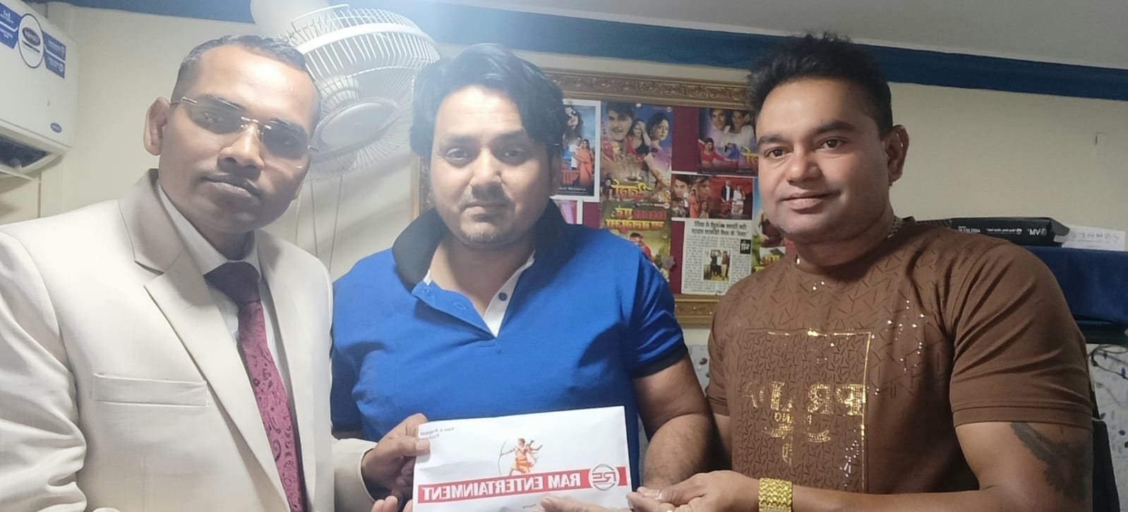 मुंबई से बड़ी खबर: त्रिलोकी ग़ाज़ीपुरी पाँच फ़िल्मों के लिए साइन